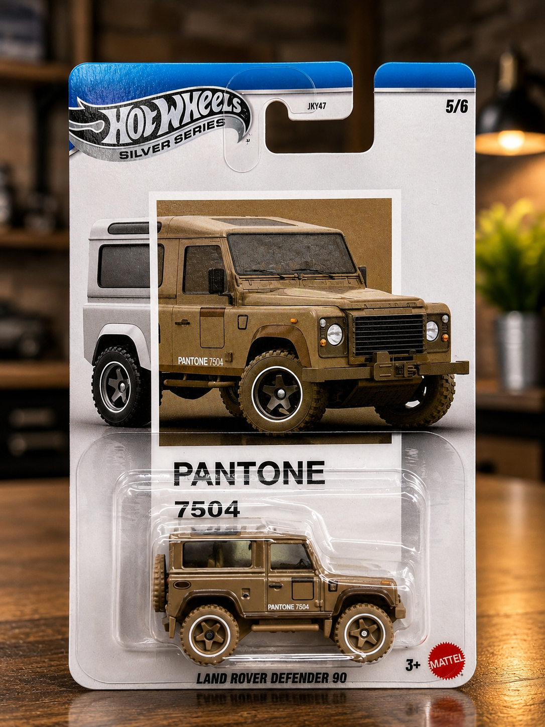 HotWheels- Landrover Defender 90 (silver series)